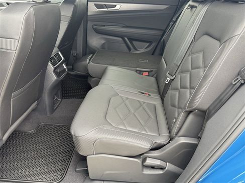 New 2026 Volkswagen Atlas Cross Sport SE image 21