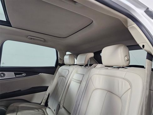 Used 2018 Lincoln MKX Reserve w/ Luxury Package image 19