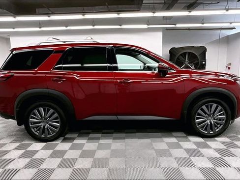 Used 2024 Nissan Pathfinder SL w/ SL Premium Package AWD/4WD image 15