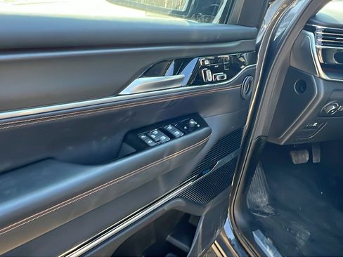 Used 2025 Jeep Grand Wagoneer L Series III w/ Rear Seat Video Group 1 image 15