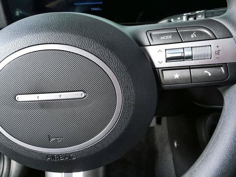 Used 2025 Hyundai Kona SE FWD image 12