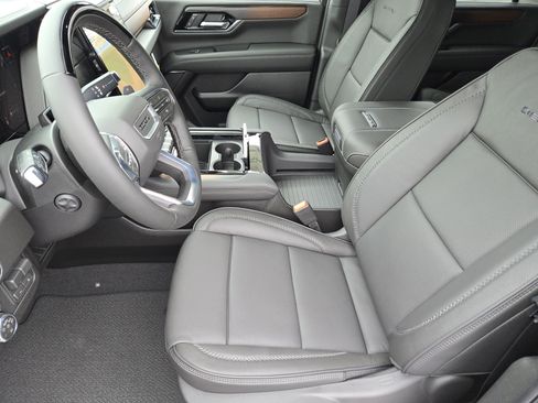 New 2026 GMC Yukon XL Denali w/ Denali Reserve Package AWD/4WD image 11