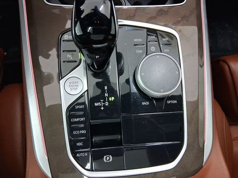 Used 2022 BMW X5 xDrive40i w/ M Sport Package image 15