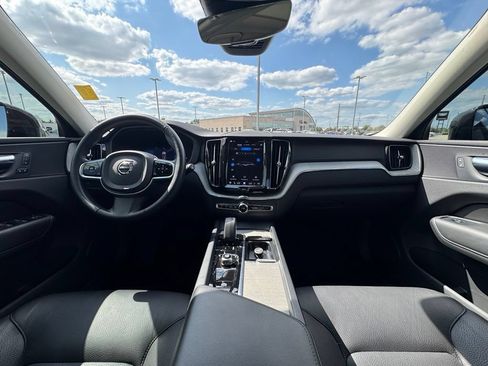 Used 2025 Volvo XC60 B5 Plus AWD/4WD image 21
