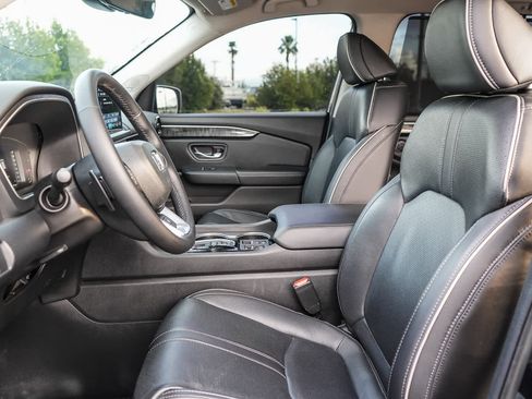 Used 2025 Honda Pilot Elite image 17