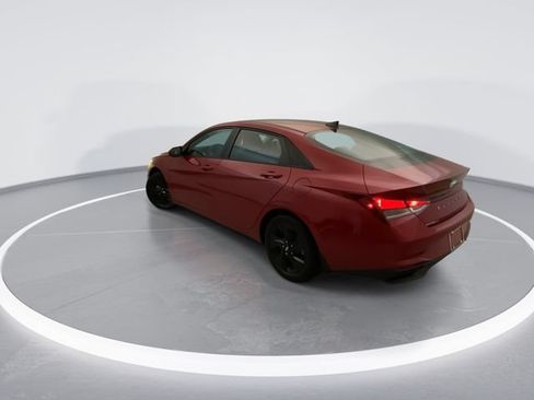 Used 2023 Hyundai Elantra SEL FWD image 2