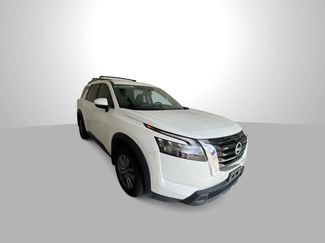 Used 2022 Nissan Pathfinder SV video 2