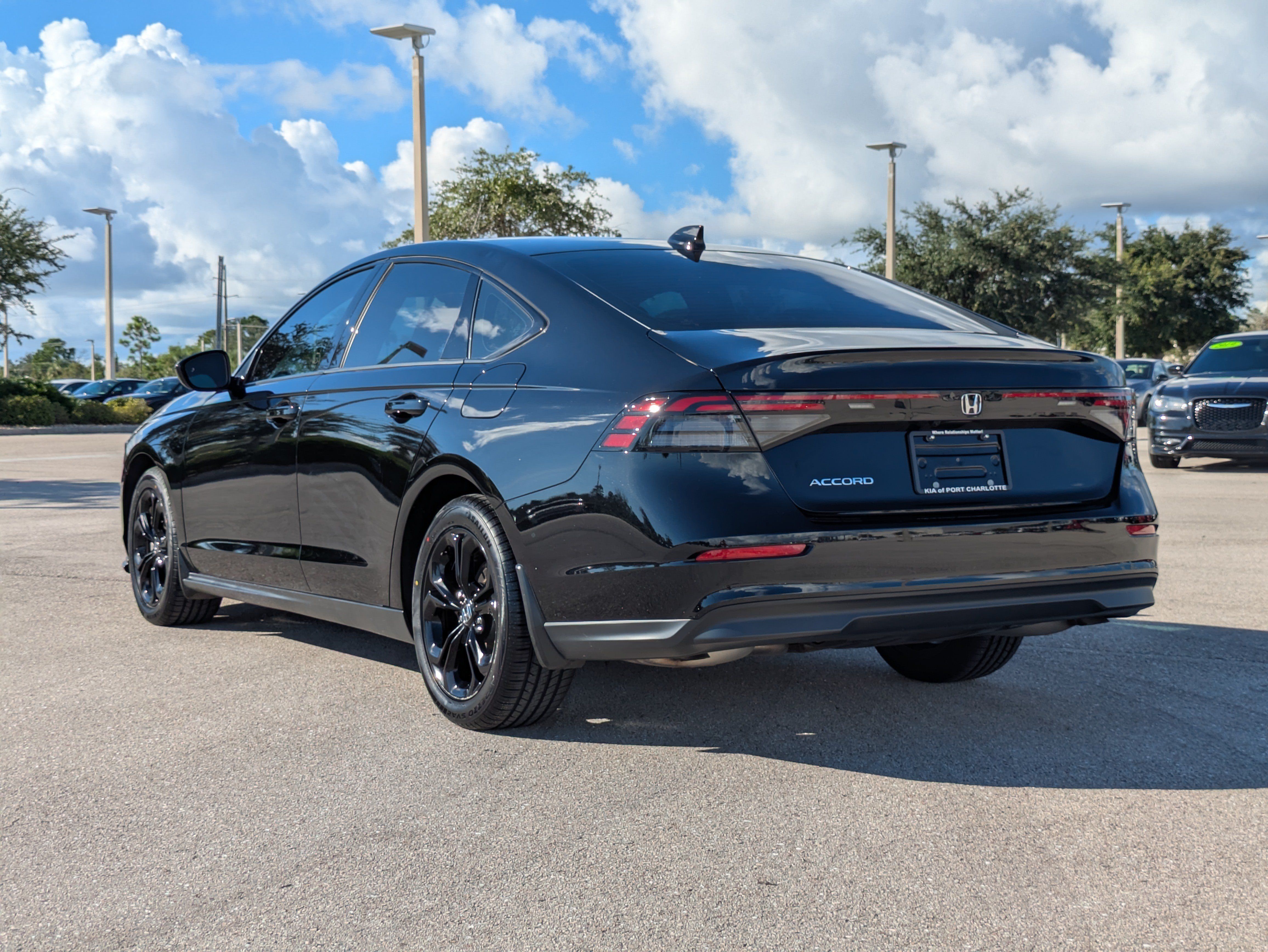 Used 2025 Honda Accord SE image 6