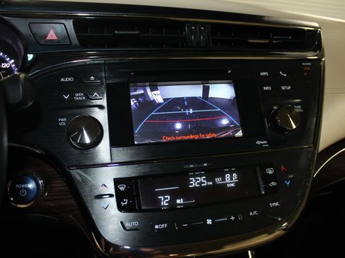 Used 2014 Toyota Avalon XLE Touring FWD image 16