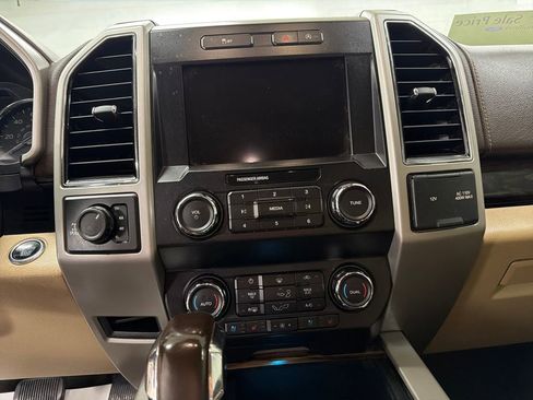 Certified 2019 Ford F150 Lariat image 22