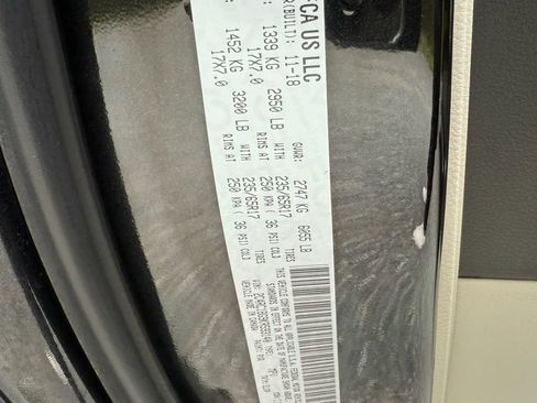 Used 2019 Chrysler Pacifica Touring-L image 37