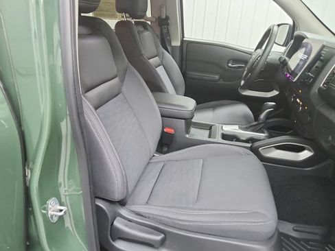 Used 2023 Nissan Frontier SV w/ SV Convenience Package RWD image 36