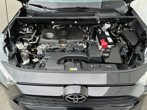 Certified 2022 Toyota RAV4 XLE Premium image 22