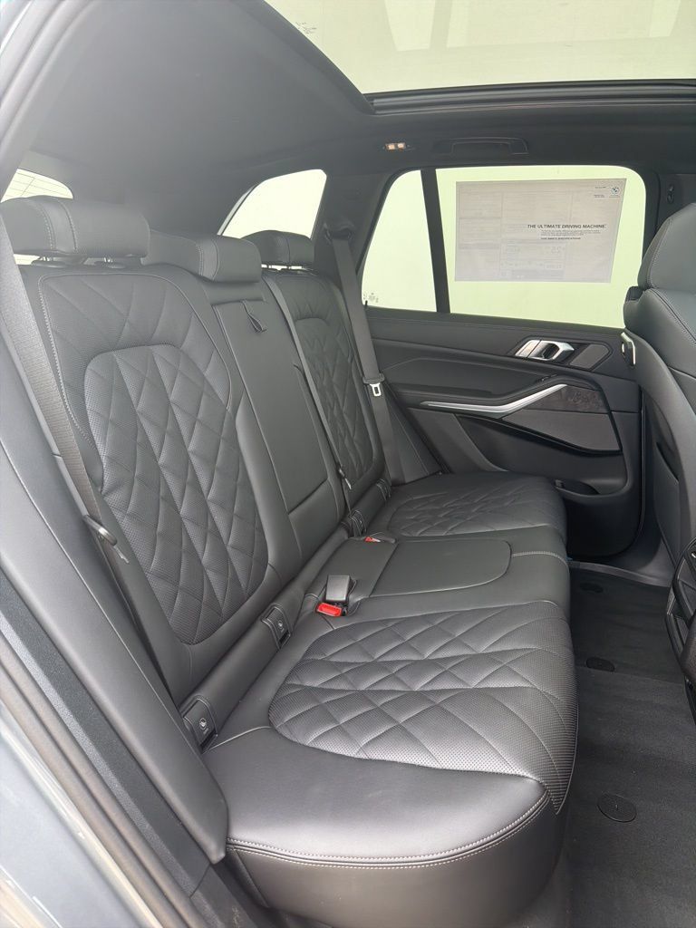 New 2026 BMW X5 xDrive40i AWD/4WD image 14