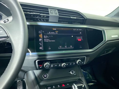 Certified 2025 Audi Q3 2.0T Premium w/ Convenience Package image 4