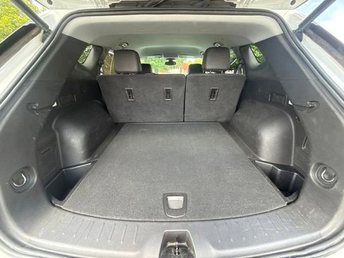 Used 2022 Chevrolet Blazer LT FWD image 19