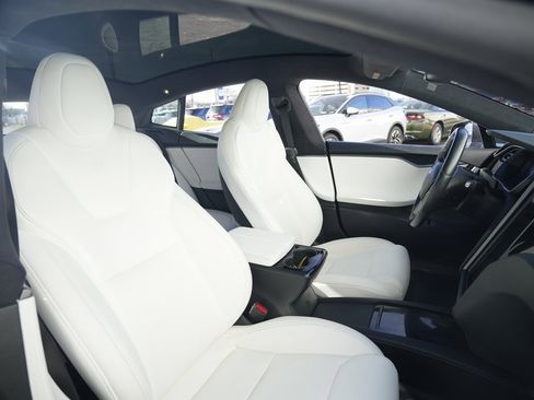 Used 2021 Tesla Model S Long Range Plus image 22