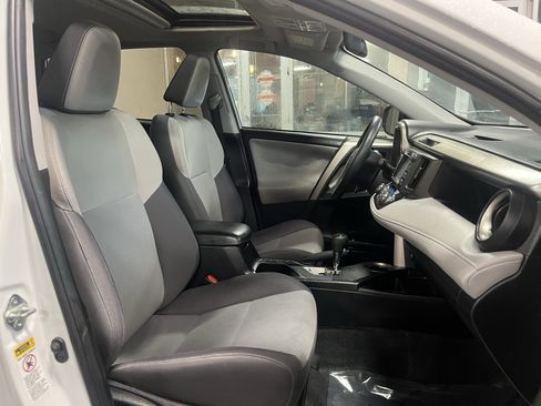 Used 2015 Toyota RAV4 XLE FWD image 29