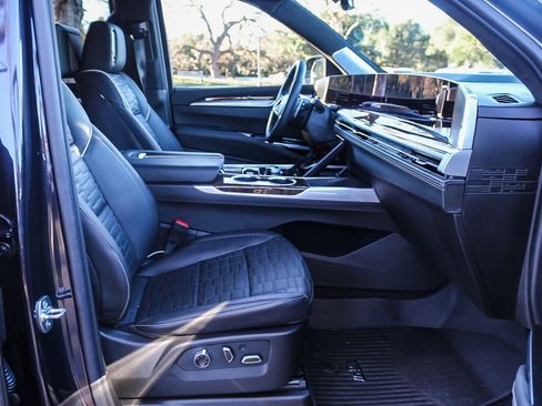 Used 2025 Cadillac Escalade Premium Luxury Platinum w/ LPO, Floor Liner Package image 16