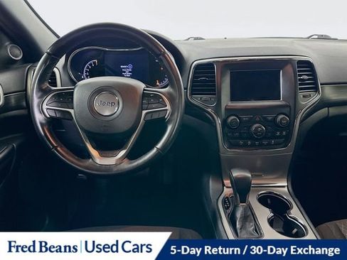 Used 2020 Jeep Grand Cherokee Laredo image 23