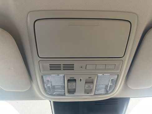 Used 2018 Honda CR-V Touring image 31