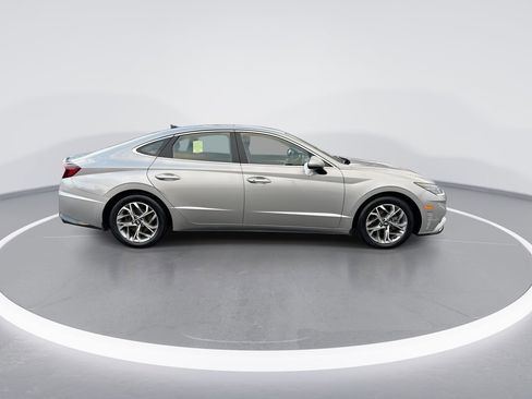Certified 2023 Hyundai Sonata SEL w/ Preferred Accessory Package image 9