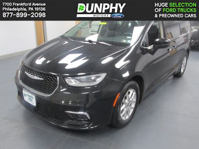 Used 2023 Chrysler Pacifica Touring-L