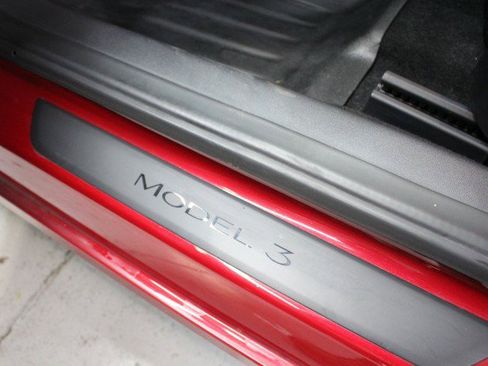 Used 2022 Tesla Model 3 Performance image 10