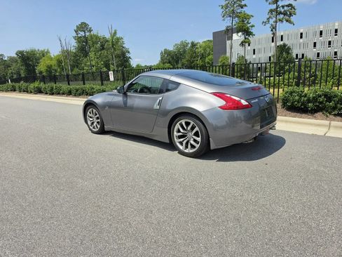 Used 2014 Nissan 370Z Coupe RWD image 4