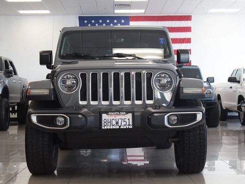 Used 2018 Jeep Wrangler Unlimited Sahara AWD/4WD image 2
