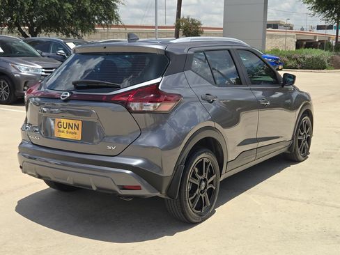 Used 2024 Nissan Kicks SV w/ Interior Electronics Package FWD image 3