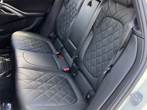 Used 2023 BMW X6 xDrive40i w/ M Sport Package AWD/4WD image 18