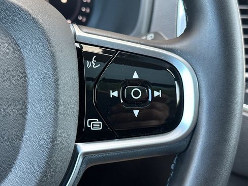 Certified 2025 Volvo XC90 B5 Core AWD/4WD image 29