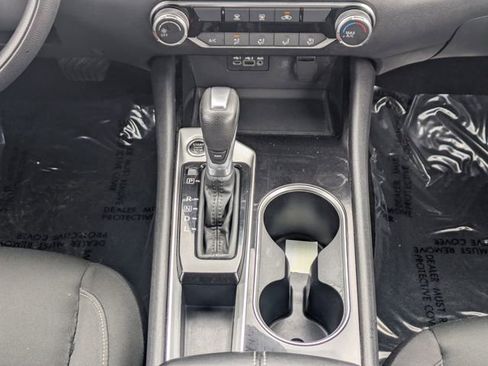 Used 2024 Nissan Altima 2.5 SV FWD image 18