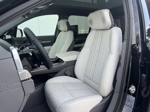 New 2025 Cadillac Escalade IQ Sport 1 w/ LPO, ONYX Package image 10