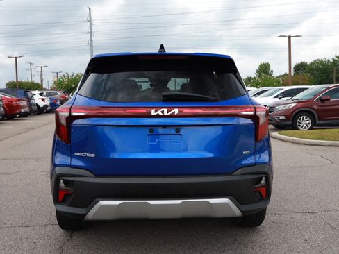 Used 2024 Kia Seltos LX AWD/4WD image 4