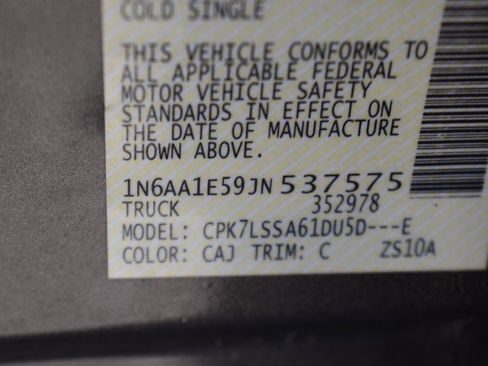 Used 2018 Nissan Titan SV w/ SV Convenience Package image 42