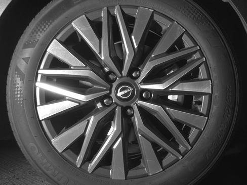 Used 2025 Nissan Altima 2.5 SV FWD image 13