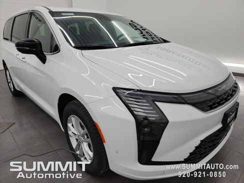 New 2027 Chrysler Pacifica Select AWD/4WD image 2