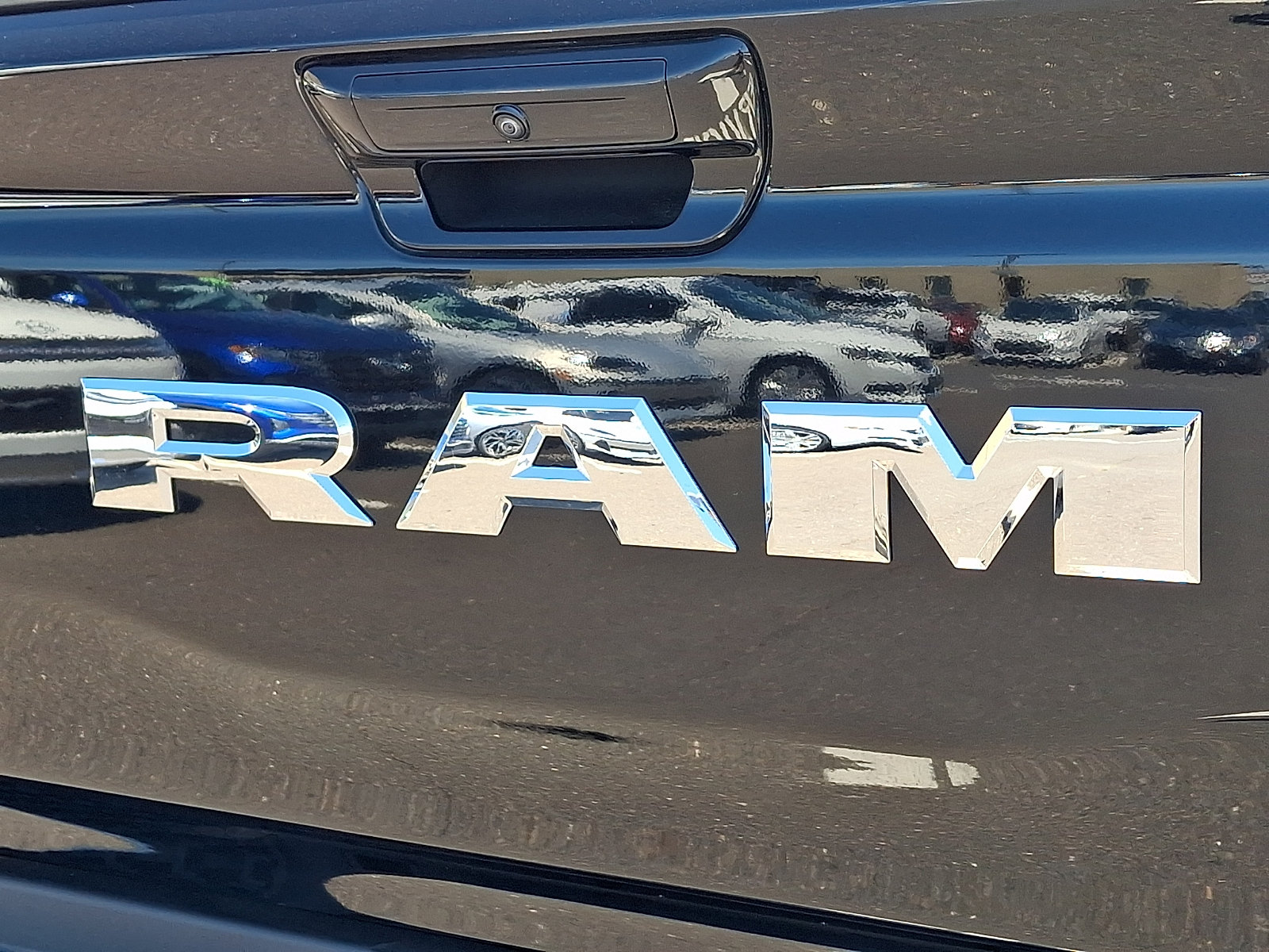 Used 2025 RAM 1500 Laramie AWD/4WD image 29