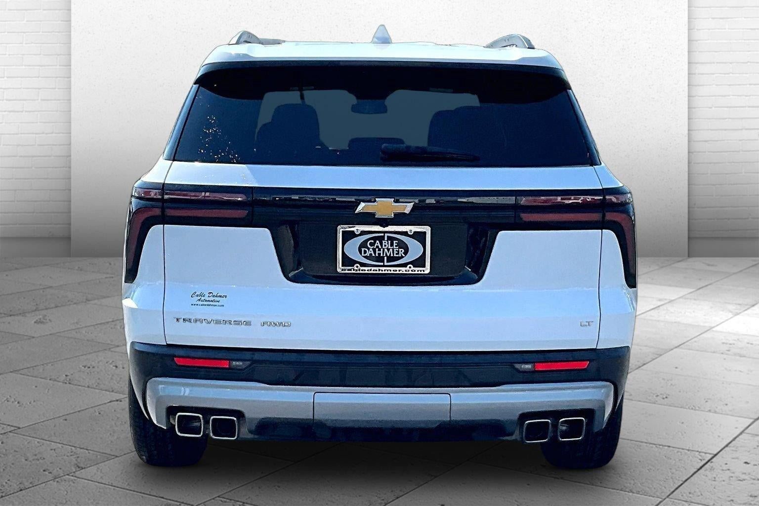 Used 2024 Chevrolet Traverse LT AWD/4WD image 3