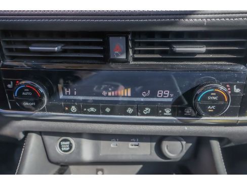 Used 2023 Nissan Rogue Platinum image 26