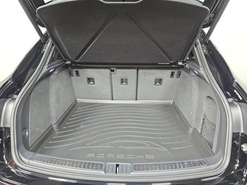 Certified 2026 Porsche Macan AWD/4WD image 25