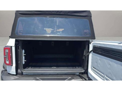 Used 2025 Ford Bronco Badlands AWD/4WD image 12