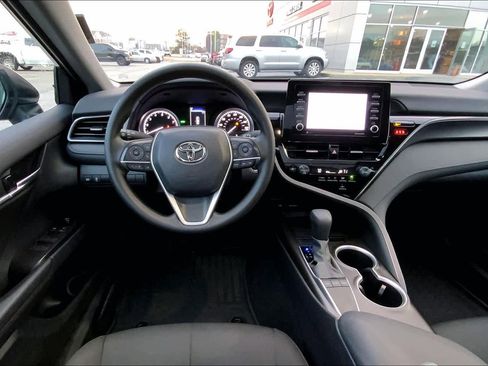 Used 2024 Toyota Camry LE image 6