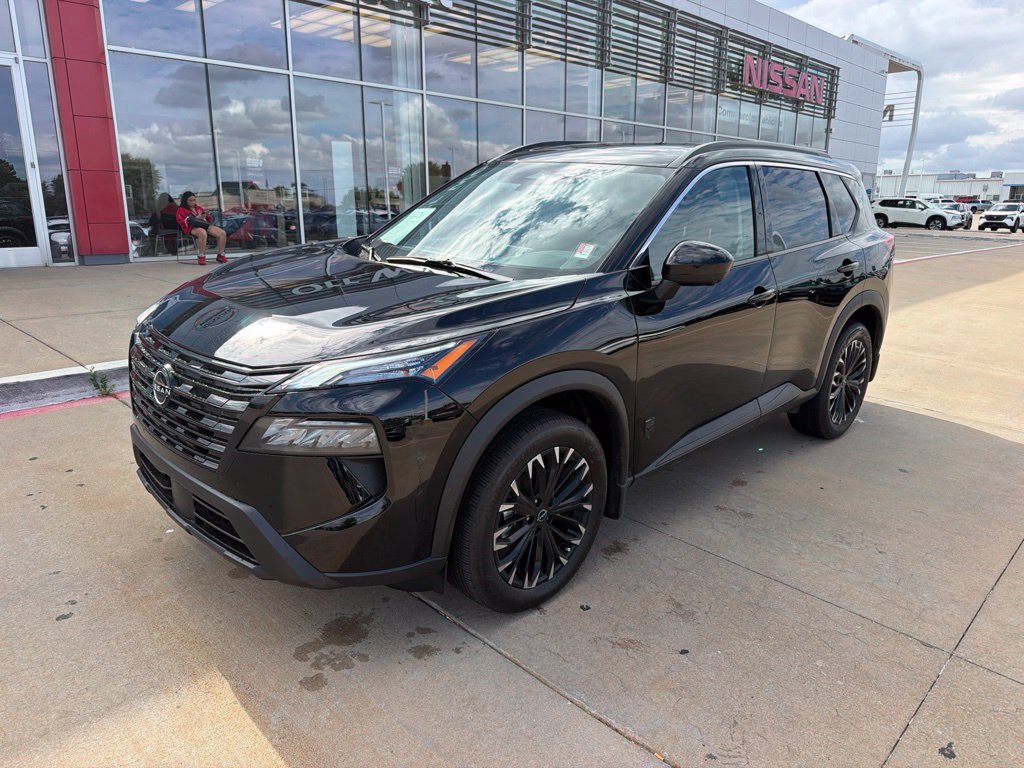 Used 2026 Nissan Rogue Dark Armor FWD image 1