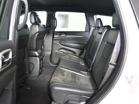 Used 2020 Jeep Grand Cherokee Altitude AWD/4WD image 17