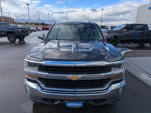 Used 2018 Chevrolet Silverado 1500 LT w/ All Star Edition image 6