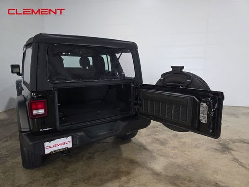 Used 2023 Jeep Wrangler Unlimited Sport AWD/4WD image 9