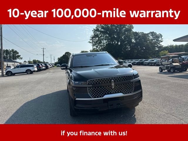 Used 2025 Lincoln Navigator Reserve AWD/4WD image 9